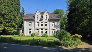 bei Oelixdorf