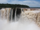 gigantischer Wasserfall